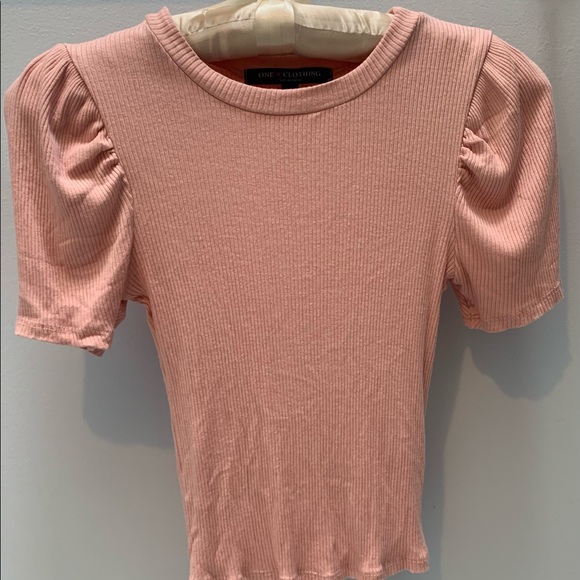 🦋 Puffed sleeve cropped tee - Picture 2 of 3